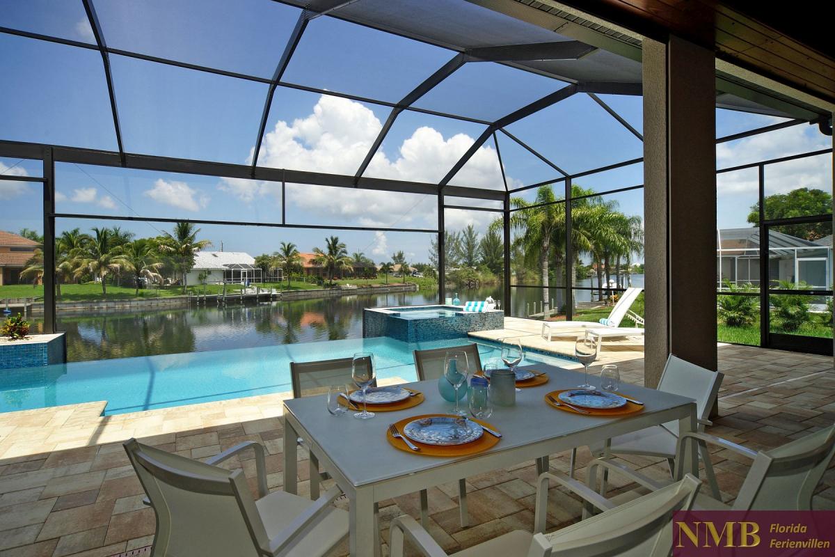 Ferienhaus-Palm_Breeze-Cape_Coral-out dining